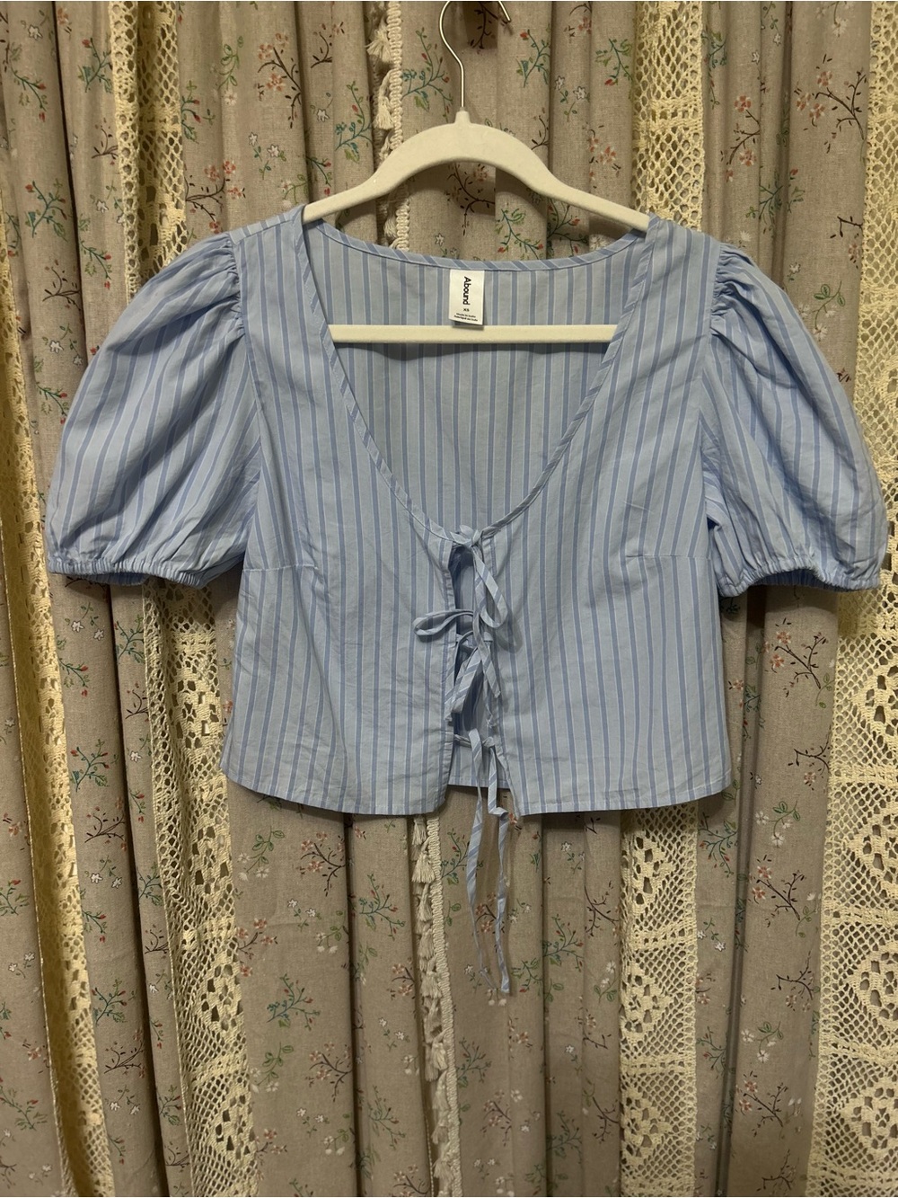 2/$28 Abound Blue Feather Stripe Tie Front Puff Sleeve Top | XS | NWT